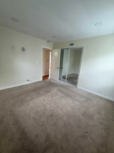 Bedroom - 922 S Wolf Rd, Des Plaines, IL 60016 photo 1 of 2