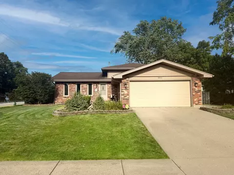 3851 N Galena Ct, Arlington Heights, IL 60004