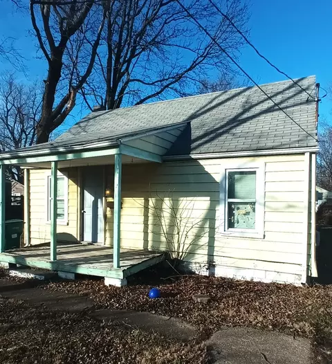 2570 E Olive St, Decatur, IL 62526