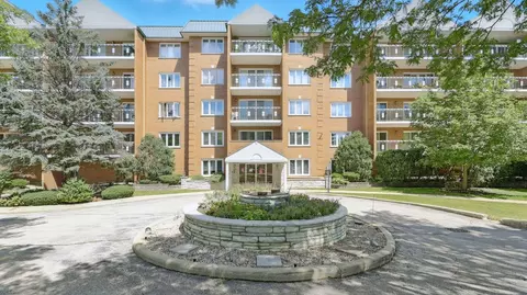 6980 W Touhy Ave #202, Niles, IL 60714