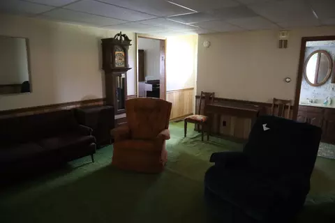 Living - 132 Indian Head Rd, Walnut, IL 61376 photo 3 of 4