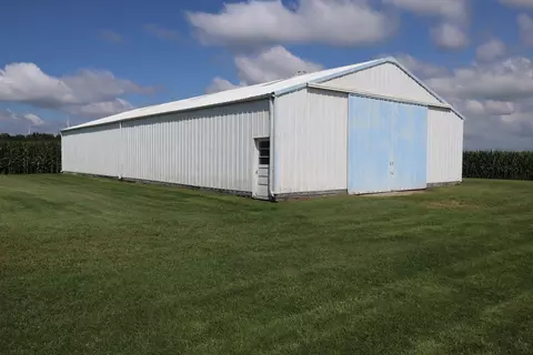 Exterior - 132 Indian Head Rd, Walnut, IL 61376 photo 3 of 5
