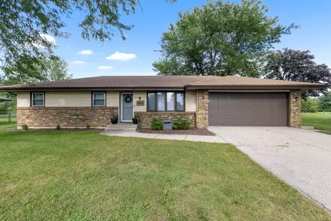 9763 Petunia Dr, Machesney Park, IL 61115