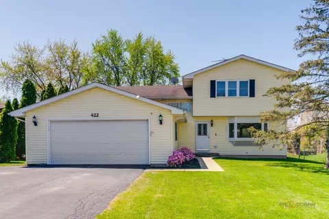 422 S Thornwood Dr, Lindenhurst, IL 60046