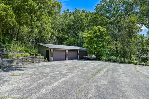 Exterior - 16 W340 97th St, Burr Ridge, IL 60527 photo 9 of 10