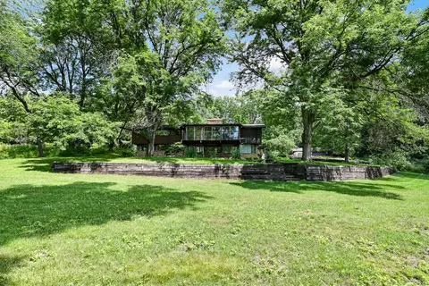 Exterior - 16 W340 97th St, Burr Ridge, IL 60527 photo 8 of 10