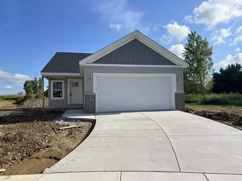 14 Eric Ct, Bloomington, IL 61705