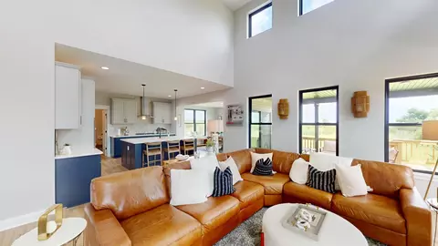 Living - 636 Slate Run, Elgin, IL 60124 photo 3 of 9