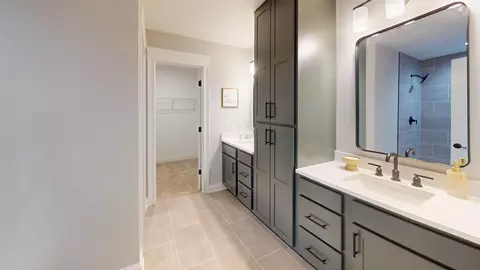 Bath - 636 Slate Run, Elgin, IL 60124 photo 4 of 4