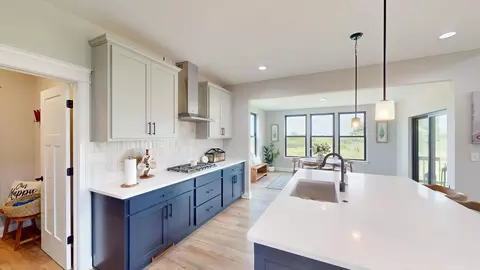 Kitchen - 636 Slate Run, Elgin, IL 60124 photo 3 of 5