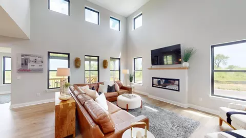 Living - 636 Slate Run, Elgin, IL 60124 photo 1 of 9