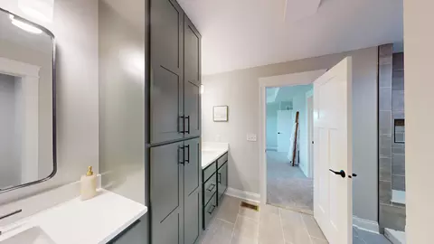 Bath - 636 Slate Run, Elgin, IL 60124 photo 1 of 4