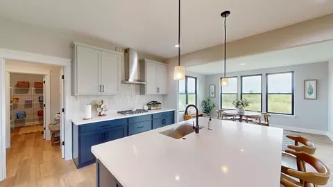 Kitchen - 636 Slate Run, Elgin, IL 60124 photo 4 of 5