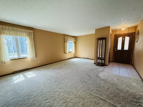 212 E Waupansie St, Dwight, IL 60420 photo 2