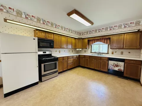 212 E Waupansie St, Dwight, IL 60420 photo 5