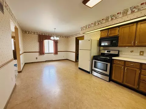 212 E Waupansie St, Dwight, IL 60420 photo 6