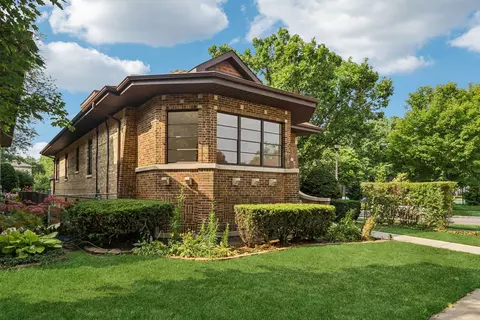 5253 Cleveland St, Skokie, IL 60077