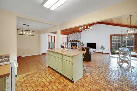 Kitchen - 136 N School St, Addison, IL 60101 photo 4 of 5