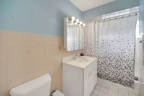 Bath - 136 N School St, Addison, IL 60101 photo 1 of 3