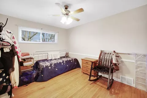 Bedroom - 136 N School St, Addison, IL 60101 photo 3 of 4