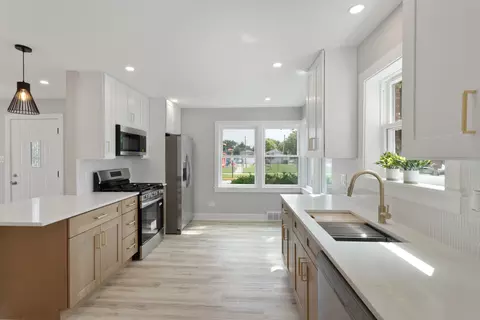 Kitchen - 1942 S 15th Ave, Broadview, IL 60155 photo 1 of 4