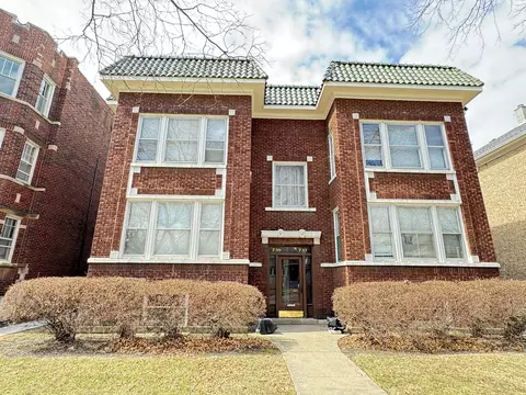 737 Clarence Ave, Oak Park, IL 60304