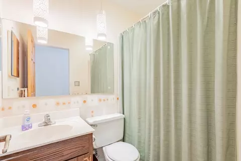 Bath - 2105 Noel Dr, Champaign, IL 61821 photo 1 of 2