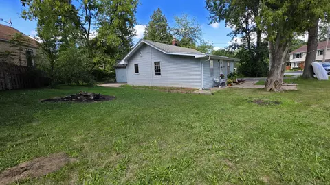 Exterior - 724 W Friendly Ave, Mchenry, IL 60051 photo 2 of 3