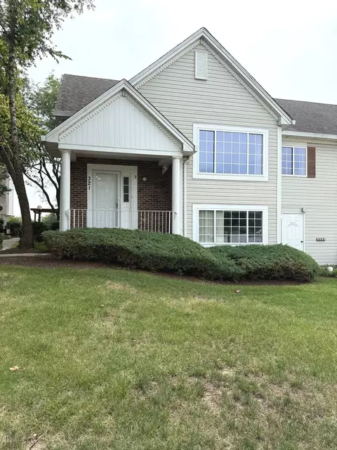 321 Whispering Ct, Bolingbrook, IL 60440