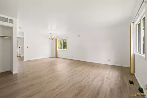 142 Cloverleaf Rd, Matteson, IL 60443 photo 3