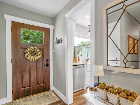 Entry Way - 514 Turf Ln, Wheaton, IL 60187 photo 1 of 1