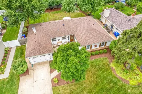 View/Area - 514 Turf Ln, Wheaton, IL 60187 photo 2 of 6