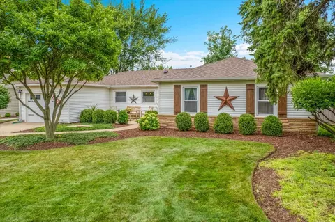 Other - 514 Turf Ln, Wheaton, IL 60187 photo 4 of 5