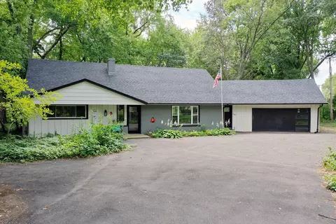 22 Erin Ln, Kankakee, IL 60901