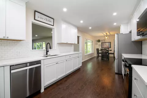 Kitchen - 22 Erin Ln, Kankakee, IL 60901 photo 4 of 4