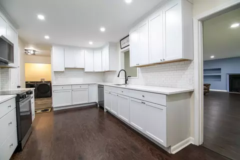 Kitchen - 22 Erin Ln, Kankakee, IL 60901 photo 2 of 4