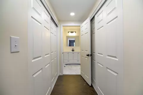 Entry Way - 22 Erin Ln, Kankakee, IL 60901 photo 3 of 3