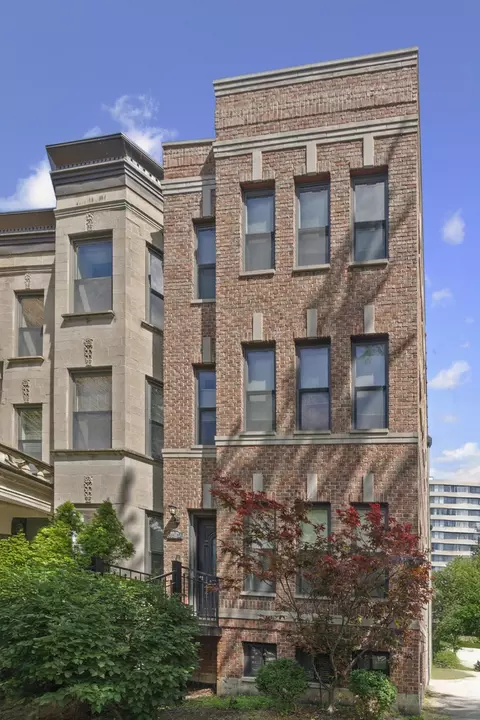 4911 N Kenmore Ave #1S, Chicago, IL 60640