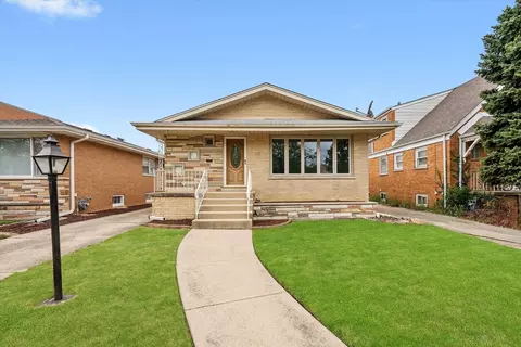 9428 S Lawndale Ave, Evergreen Park, IL 60805