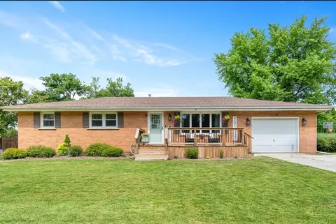 9337 E 3000n Rd, Momence, IL 60954