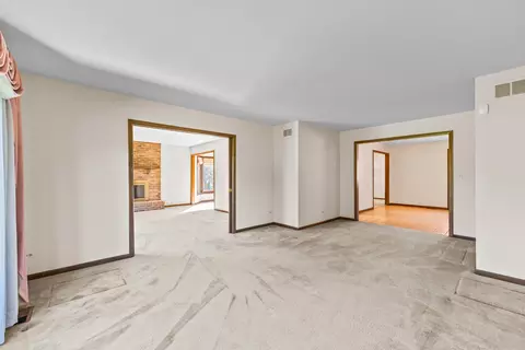 90 N Prairie Dr, Addison, IL 60101 photo 5