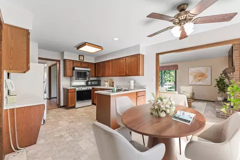 90 N Prairie Dr, Addison, IL 60101 photo 9