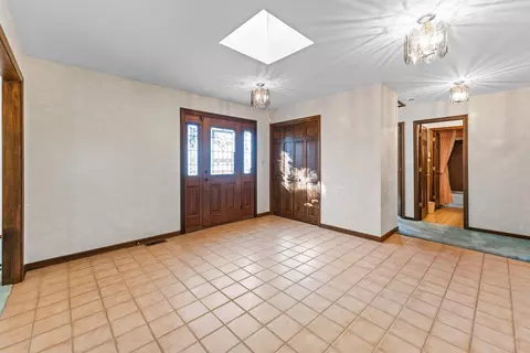 90 N Prairie Dr, Addison, IL 60101 photo 2