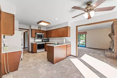 90 N Prairie Dr, Addison, IL 60101 photo 8