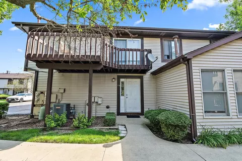 1715 Cedarbrook Ct, Sycamore, IL 60178