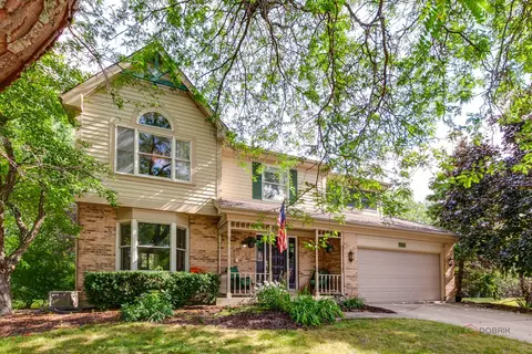 1708 Park Crest Ct, Libertyville, IL 60048