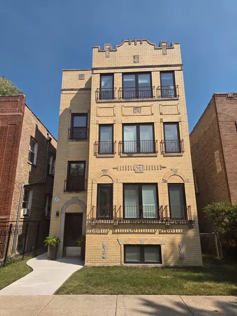 5759 N Washtenaw Ave, Chicago, IL 60659