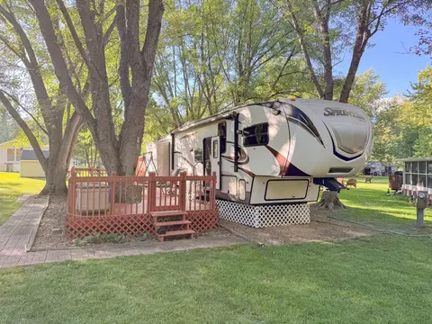 2452 Woodhaven, Sublette, IL 61367