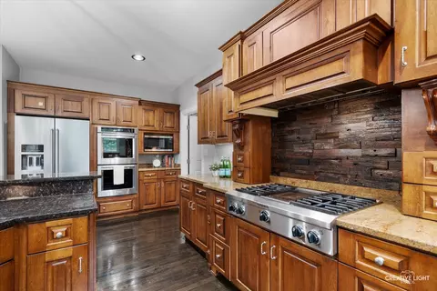 Kitchen - 16127 Gamay Dr, Plainfield, IL 60586 photo 3 of 6