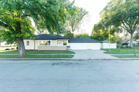 5102 Louisa St, Loves Park, IL 61111